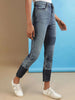 Shop Women Streetstyle Straight Fit Jeans Online.