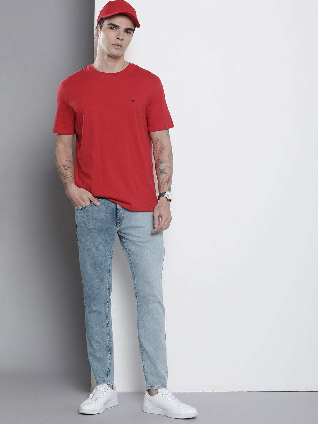 Shop Men Straight Fit Jeans Online.