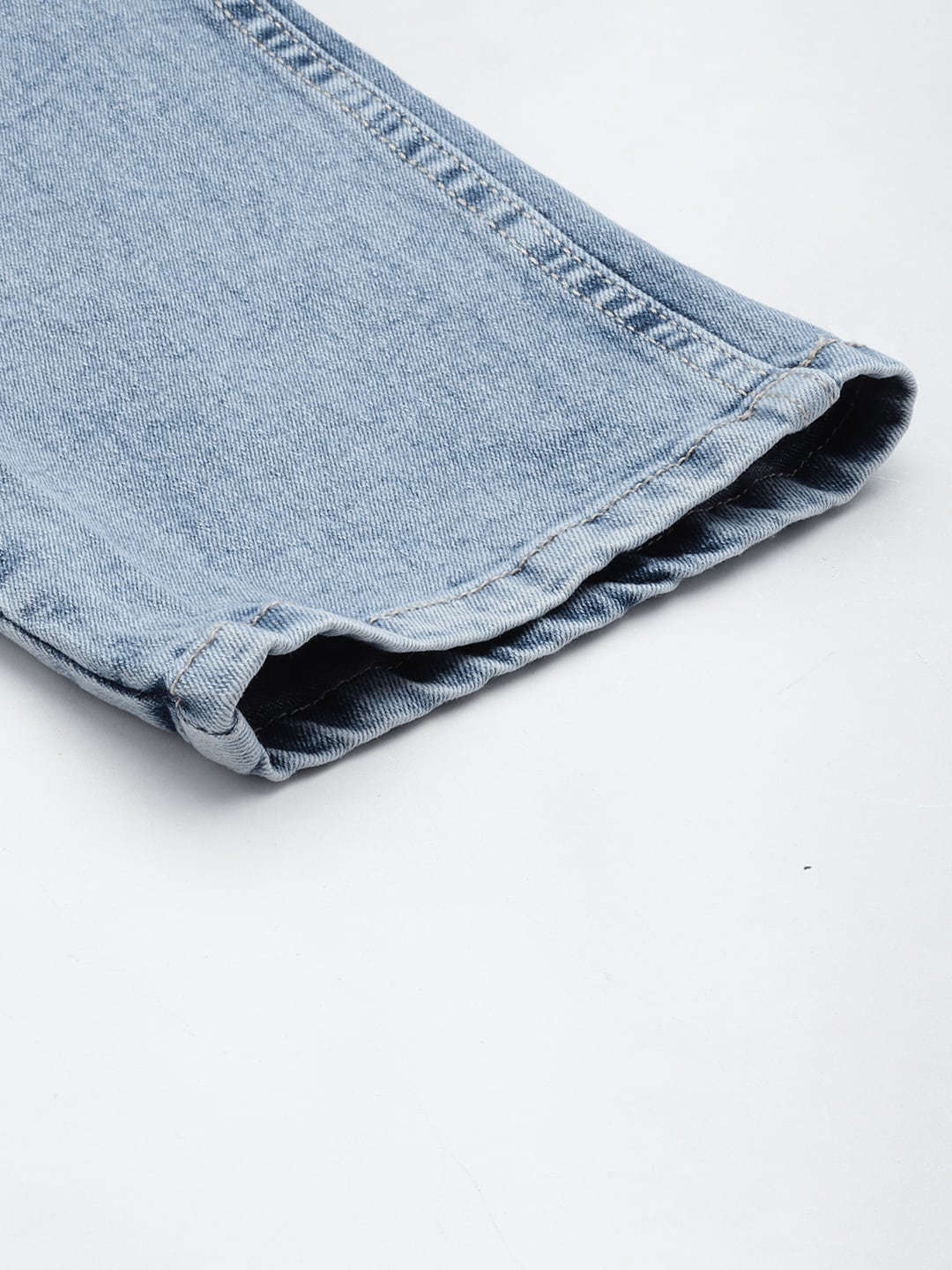 Shop Men Straight Fit Jeans Online.