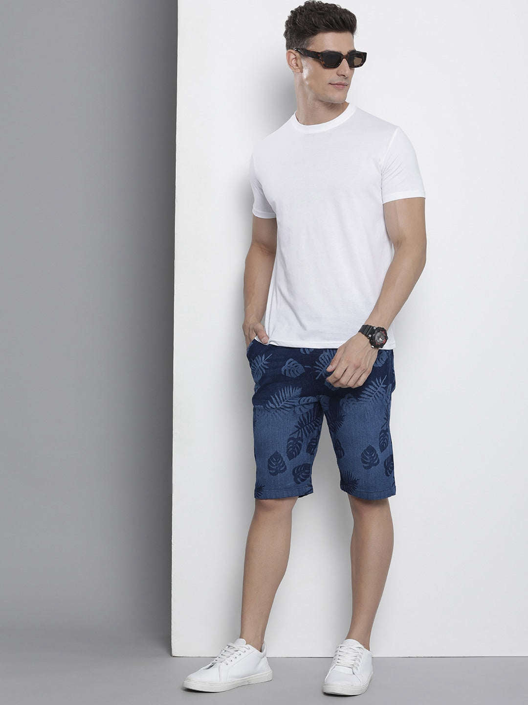 Shop Men Elasticated Waist Denim Shorts Online.