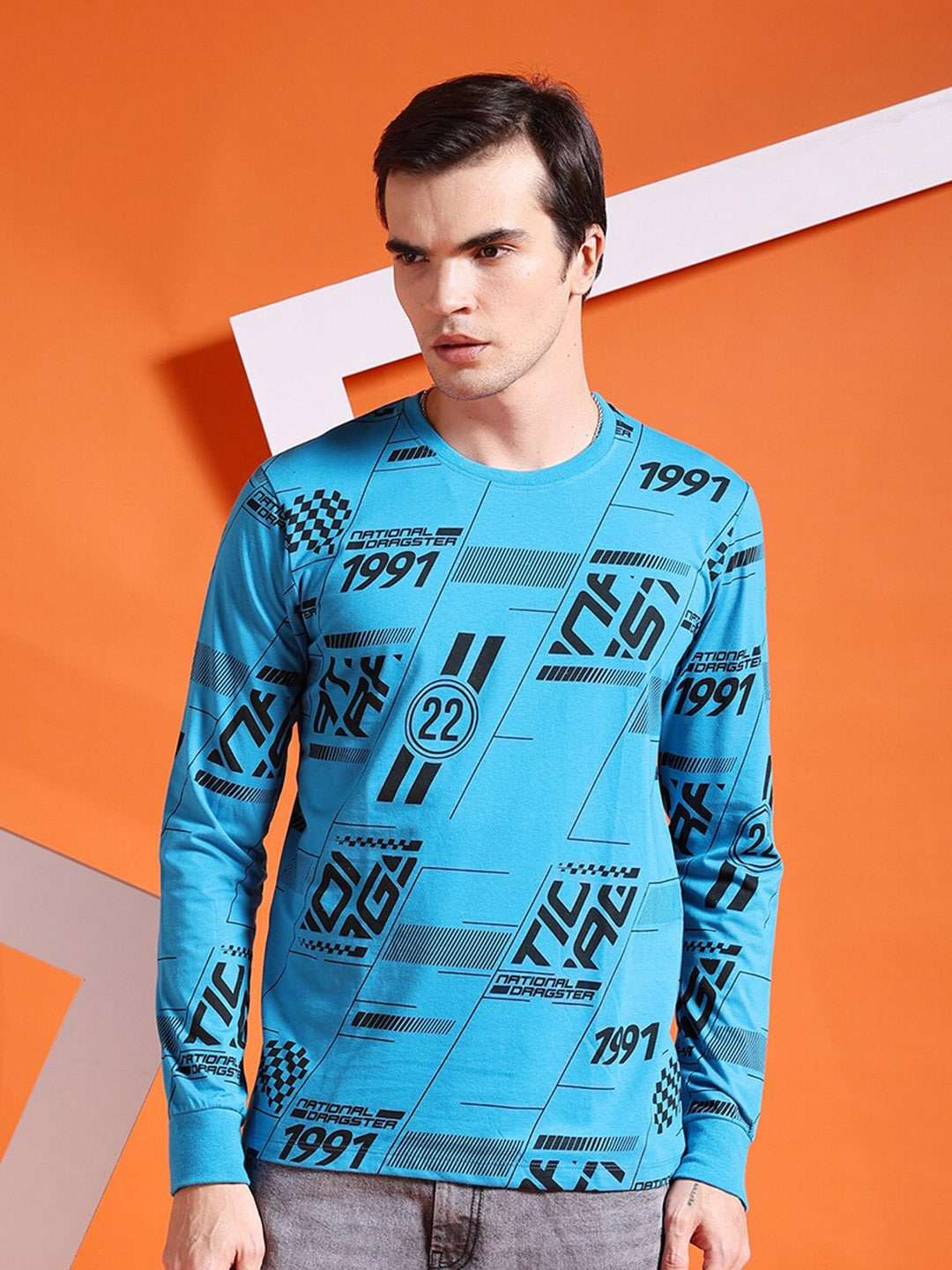 Men's Blue Slim Fit Solid V-Neck T-shirt