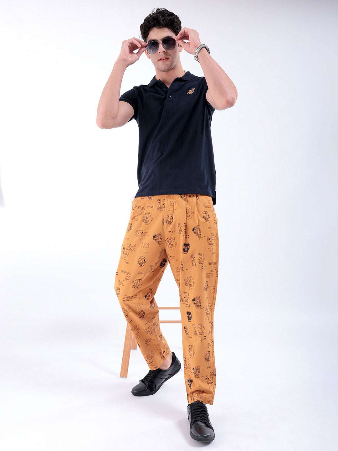 Shop Men Loose Fit Trouser Online.