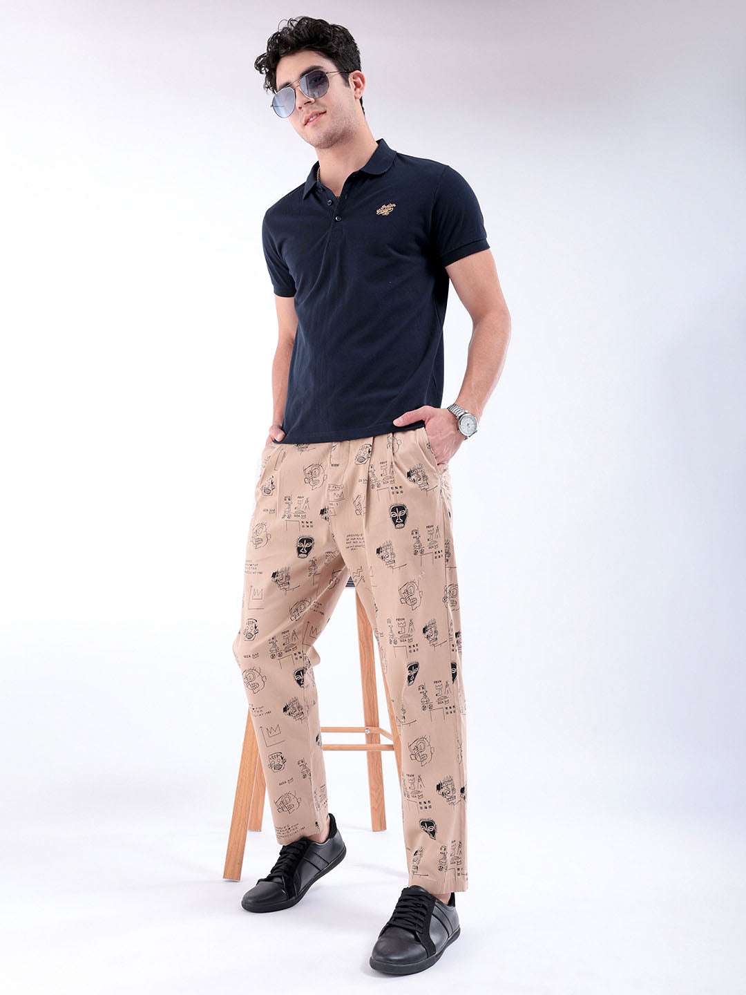 Shop Men Loose Fit Trouser Online.