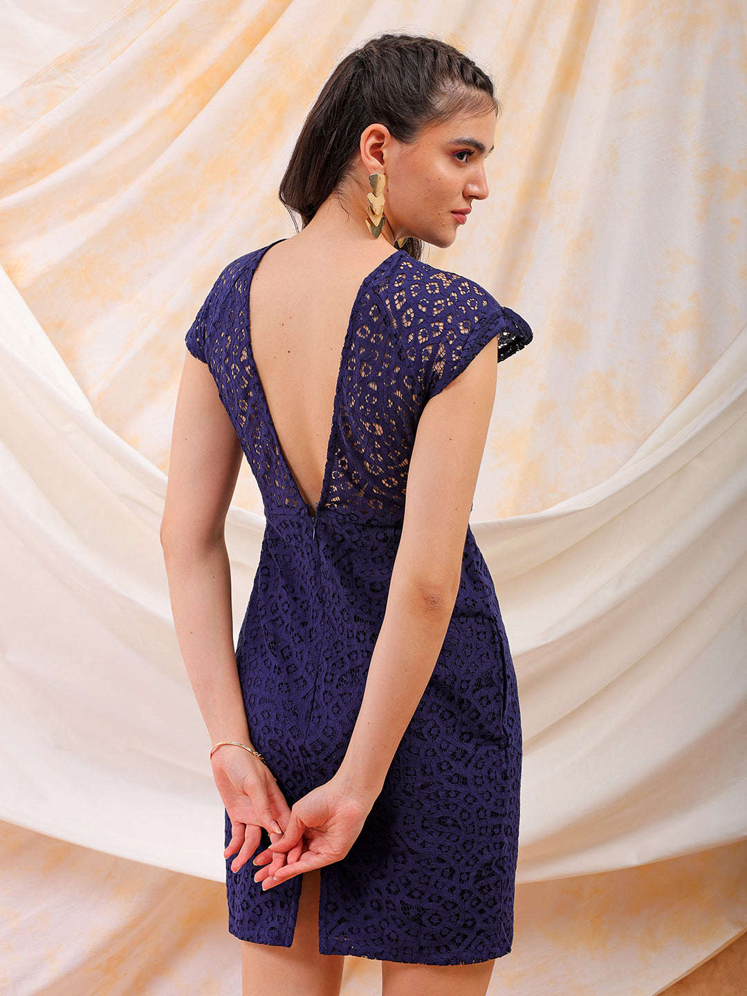 Shop Freehand Women Blue Fitted Lace Round Neck Sheath Dress Online.