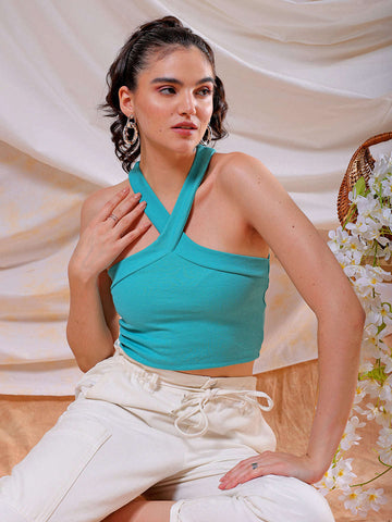 Shop Freehand Women Green Fitted Solid V-Neck Crop Top Online.