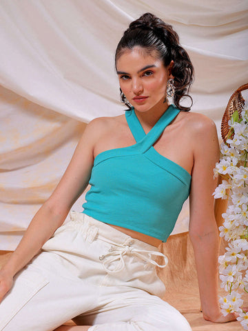 Shop Freehand Women Green Fitted Solid V-Neck Crop Top Online.