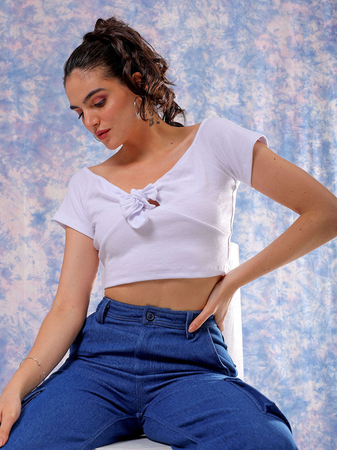 Shop Freehand Women White Fitted Solid Sweetheart Neck Off Shoulder Top Online.