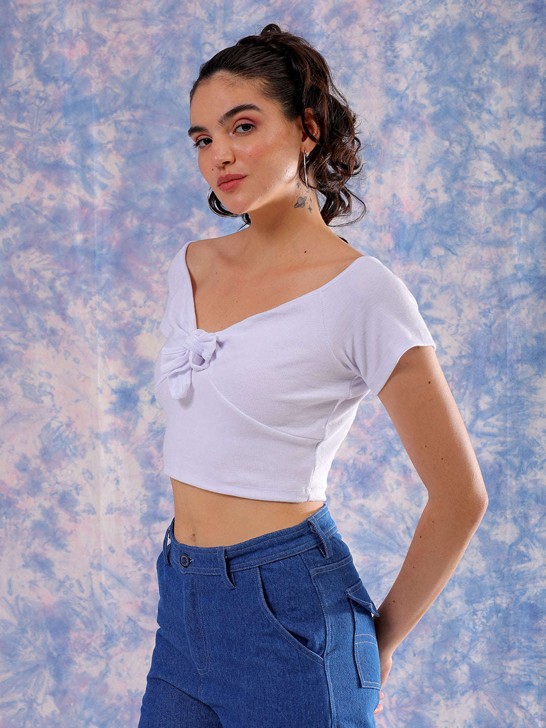 Shop Freehand Women White Fitted Solid Sweetheart Neck Off Shoulder Top Online.