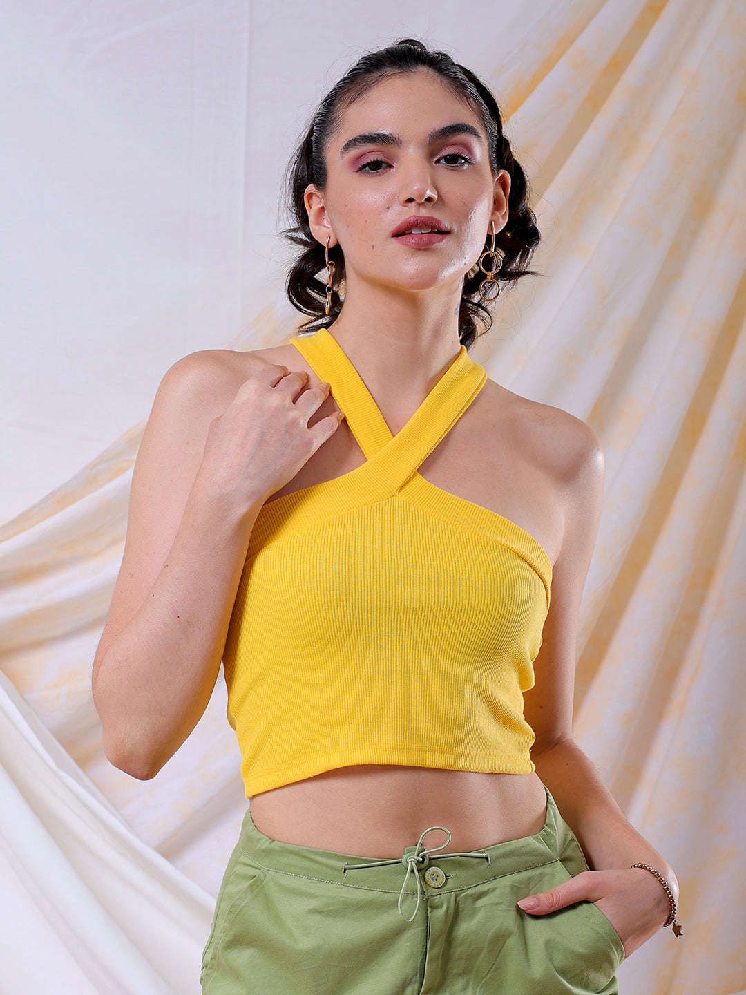 Shop Freehand Women Yellow Fitted Solid V-Neck Crop Top Online.