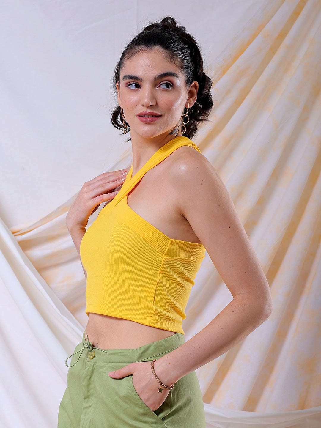 Shop Freehand Women Yellow Fitted Solid V-Neck Crop Top Online.