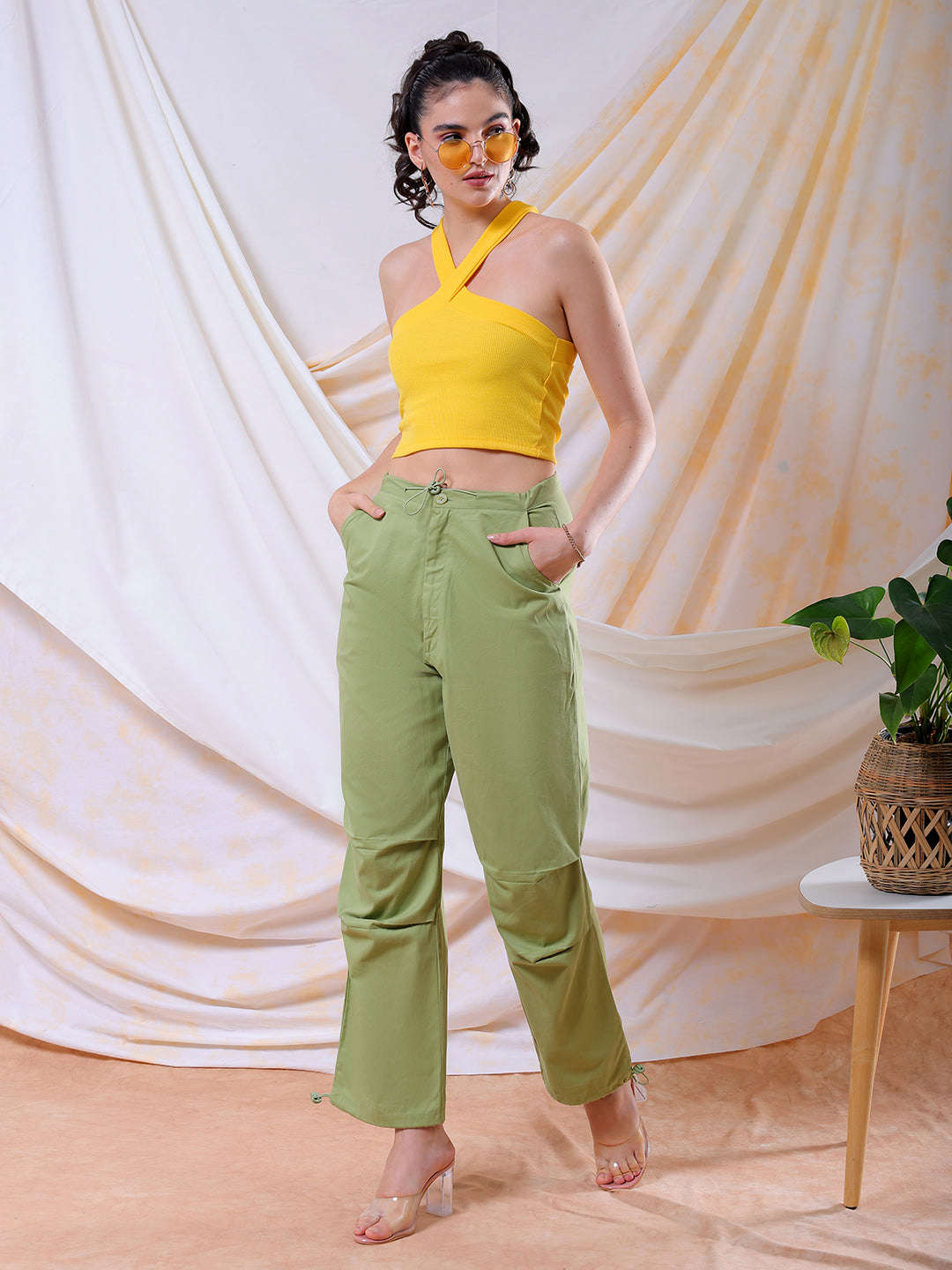 Shop Freehand Women Yellow Fitted Solid V-Neck Crop Top Online.