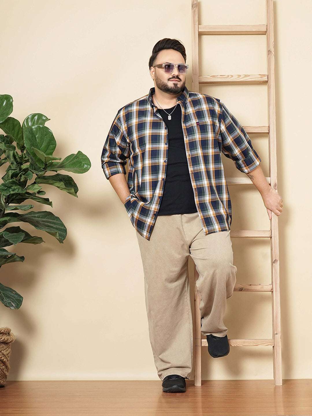 Shop Hardsoda Men Navy Plus Size Checked Casual Shirt Online.