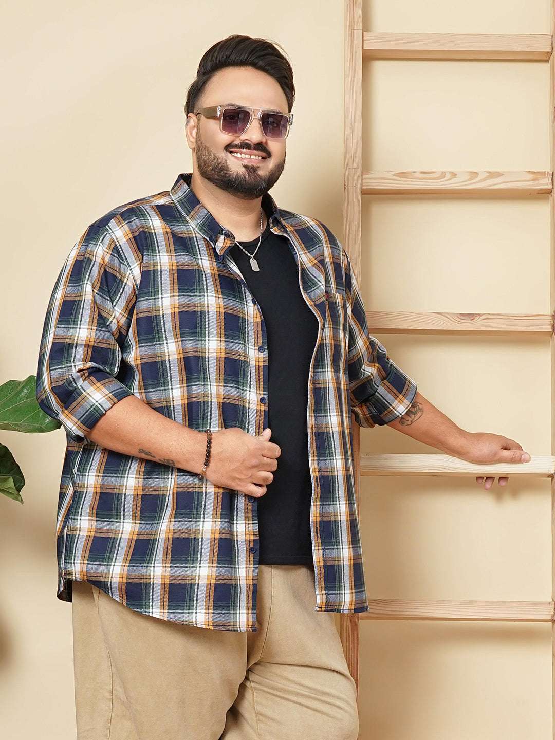 Shop Hardsoda Men Navy Plus Size Checked Casual Shirt Online.