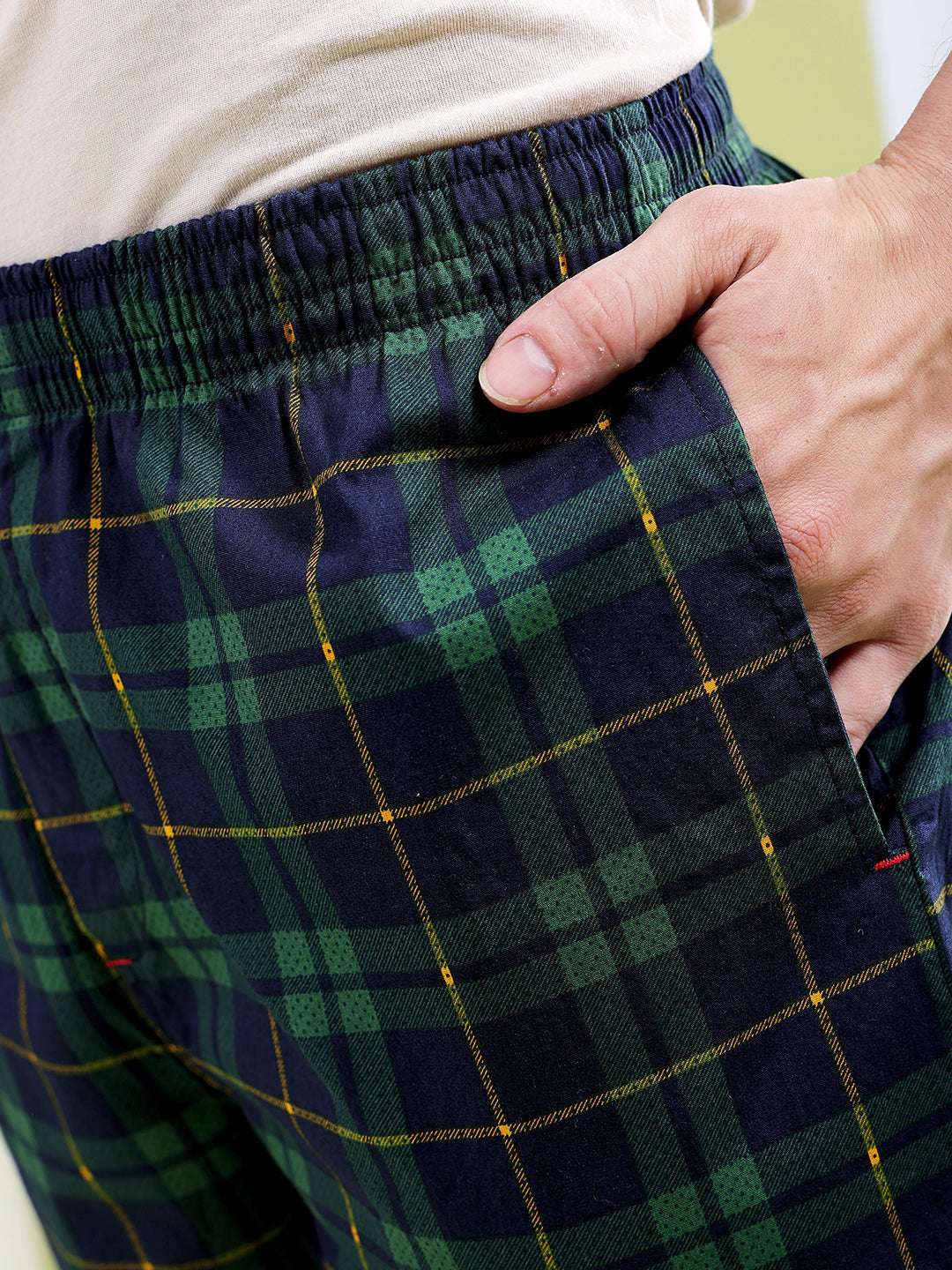 Shop Men Checked Elasticated Lounge Pant Online.