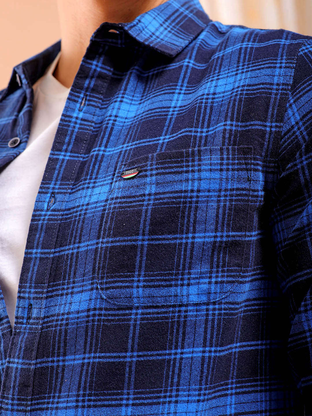 Shop Men's Checked Slim Fit Shirt Online.