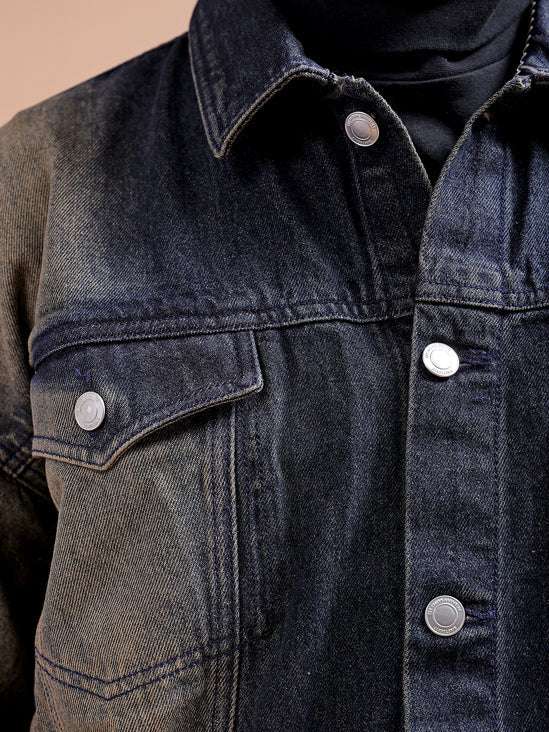 Shop Men Solid Relaxed Fit Denim Trucker Jacket Online.