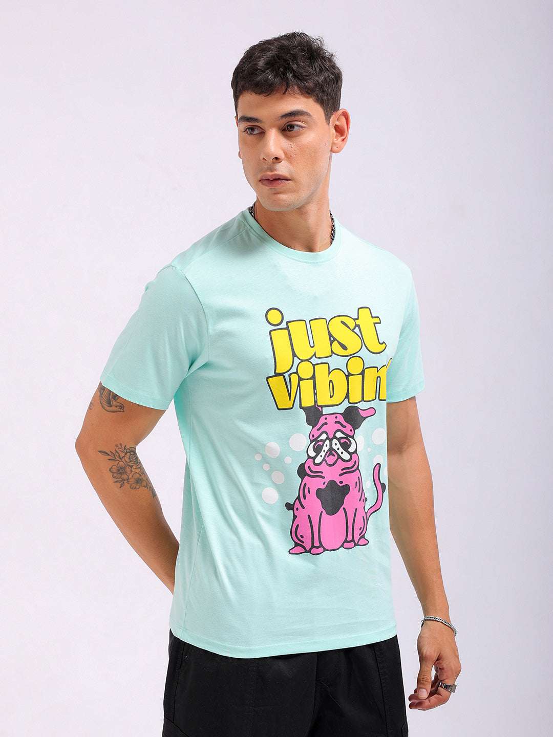 Shop Men Slim Fit Printed T-Shirt Online.