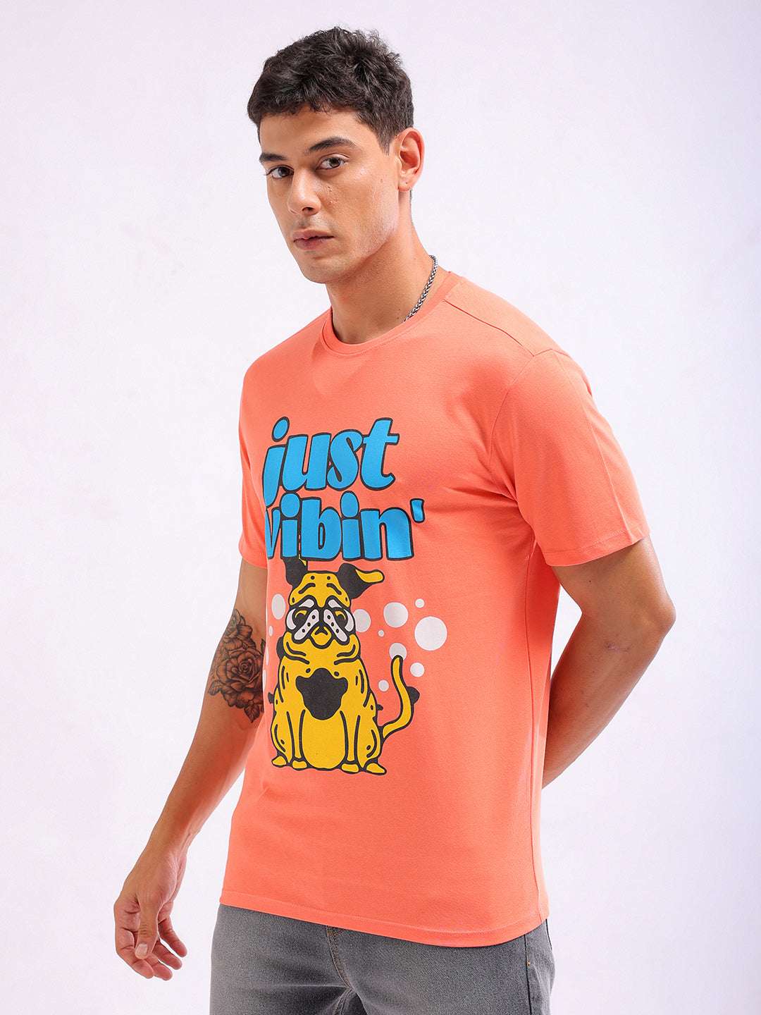 Shop Men Slim Fit Printed T-Shirt Online.