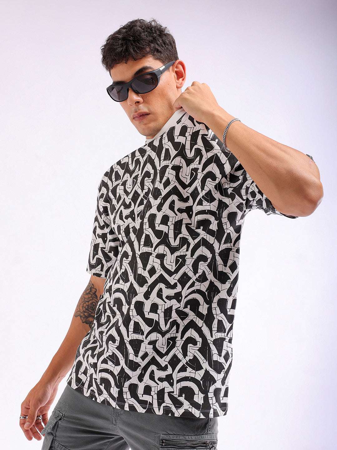 Shop Men Printed Oversized Fit T-Shirt Online.