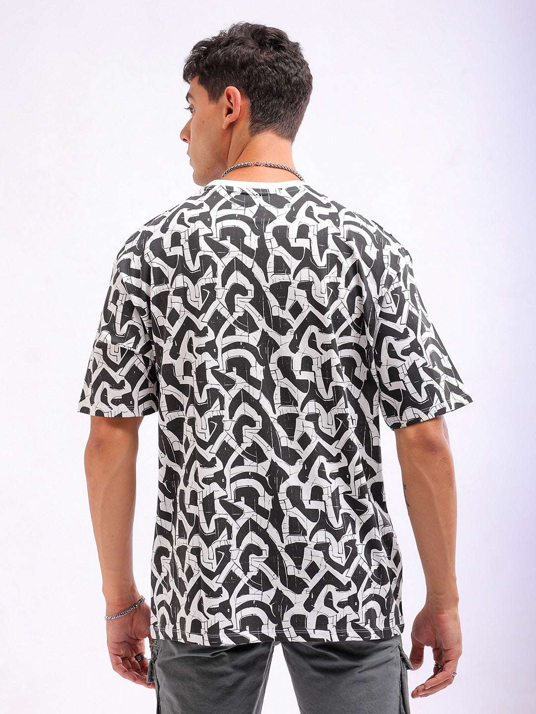 Shop Men Printed Oversized Fit T-Shirt Online.