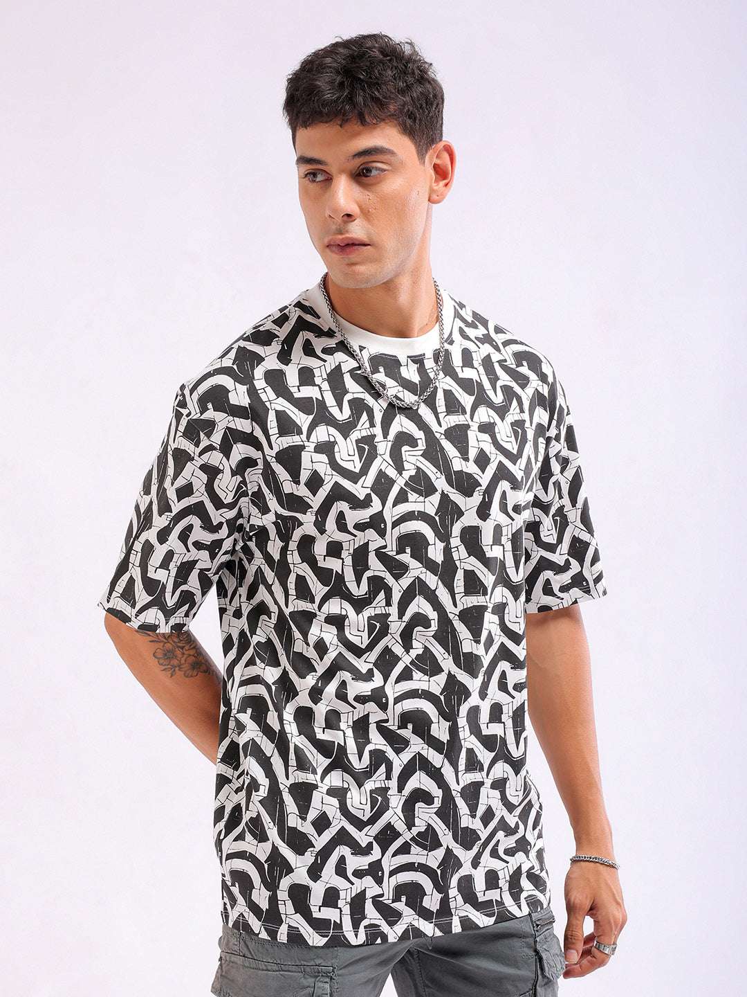 Shop Men Printed Oversized Fit T-Shirt Online.