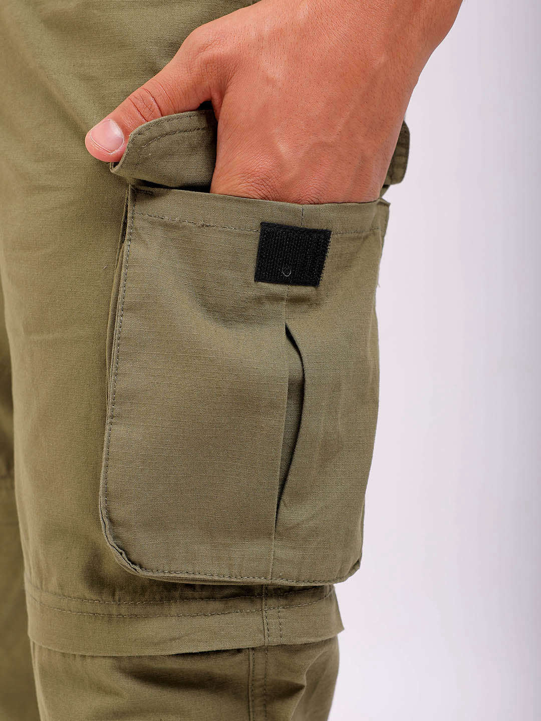 Shop Men Solid Relaxed Fit Zip-Off Convertible Cargo Online.