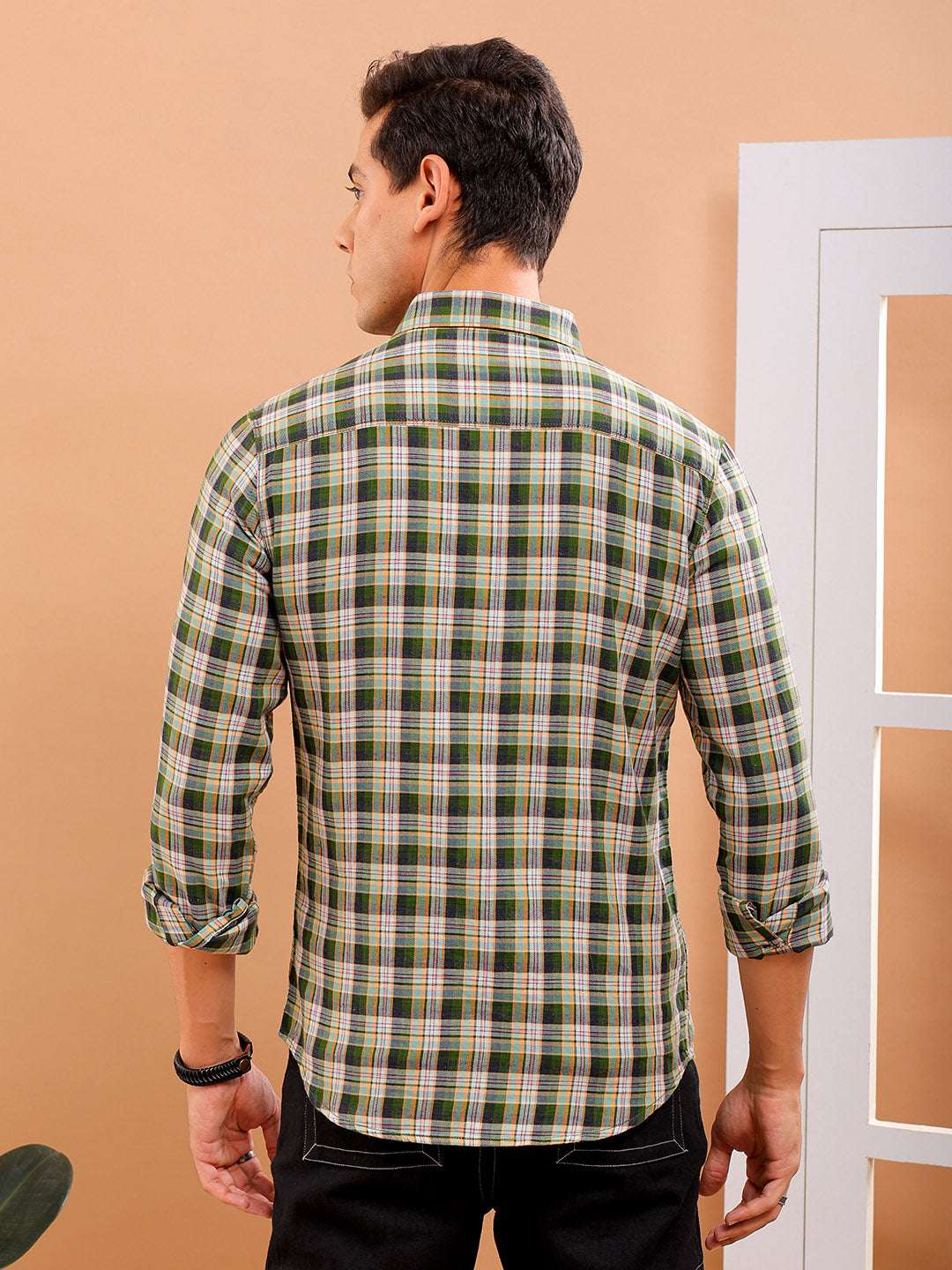 Shop Men Checked Slim Fit Shirt Online.