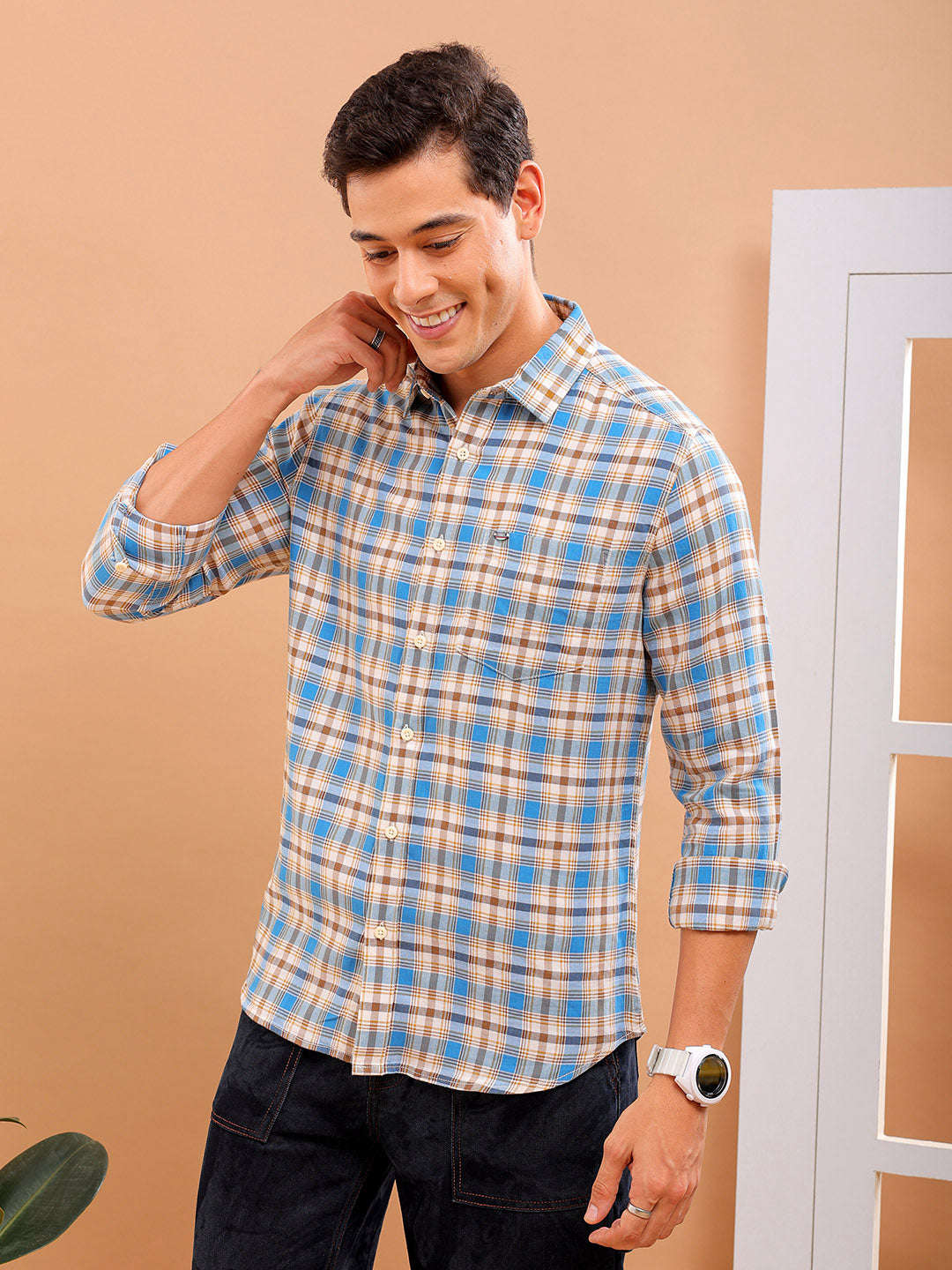 Shop Men Checked Slim Fit Shirt Online.