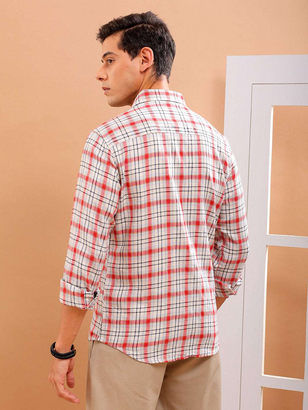 Shop Men Checked Slim Fit Shirt Online.