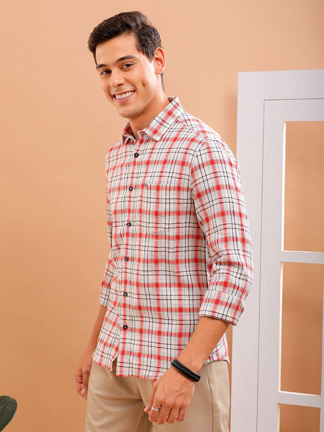 Shop Men Checked Slim Fit Shirt Online.