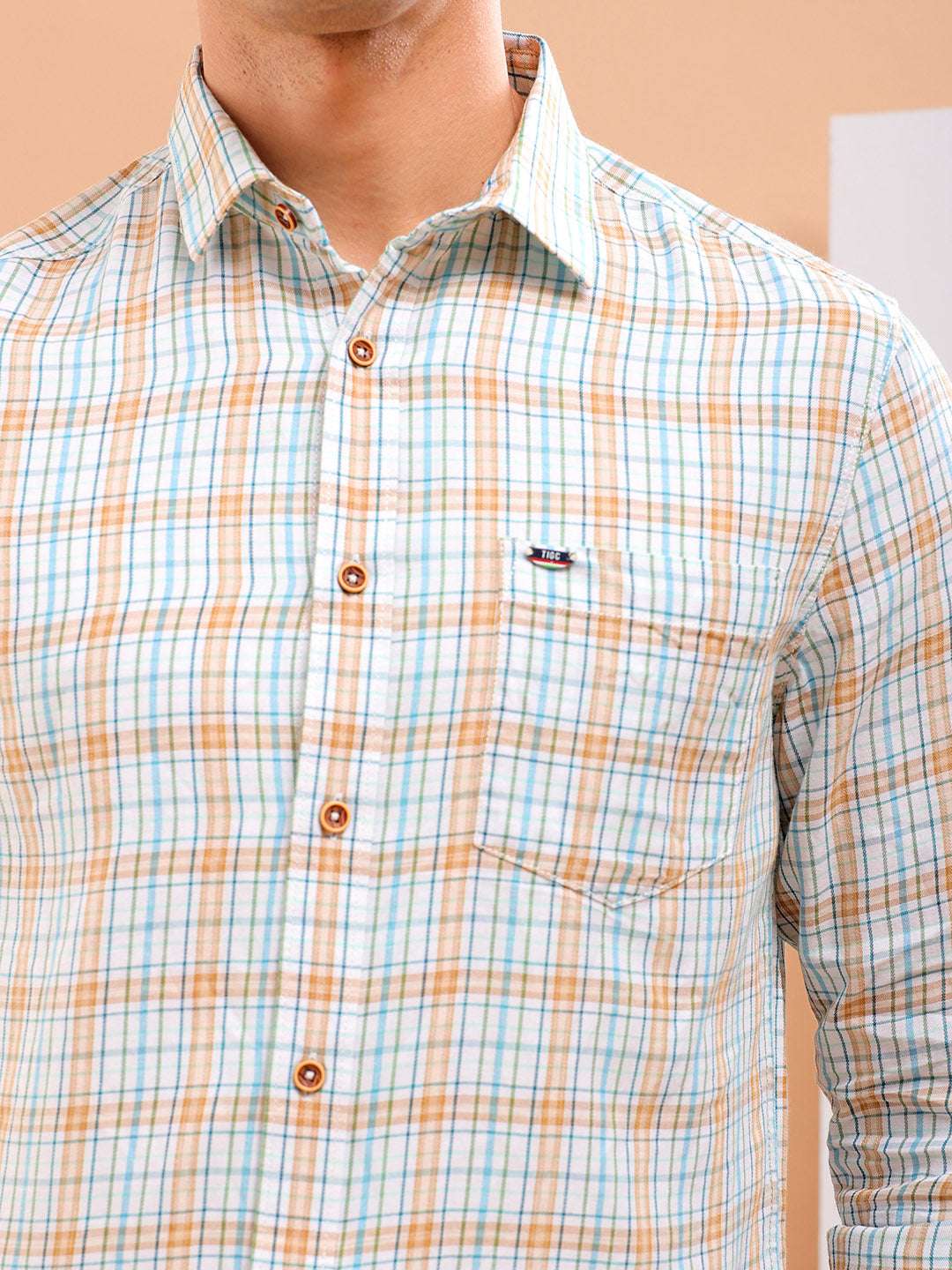 Shop Men Checked Slim Fit Shirt Online.