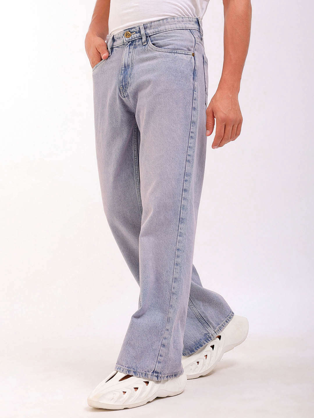 Shop Men Solid G142 Bootcut Loose Fit Jeans Online.