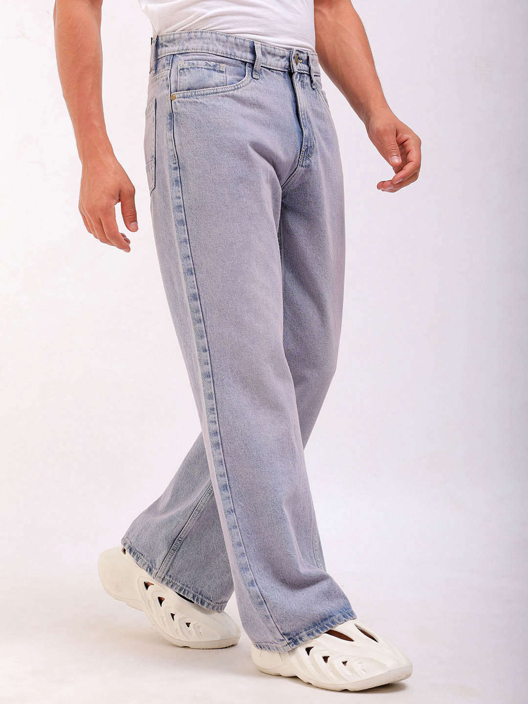 Shop Men Solid G142 Bootcut Loose Fit Jeans Online.