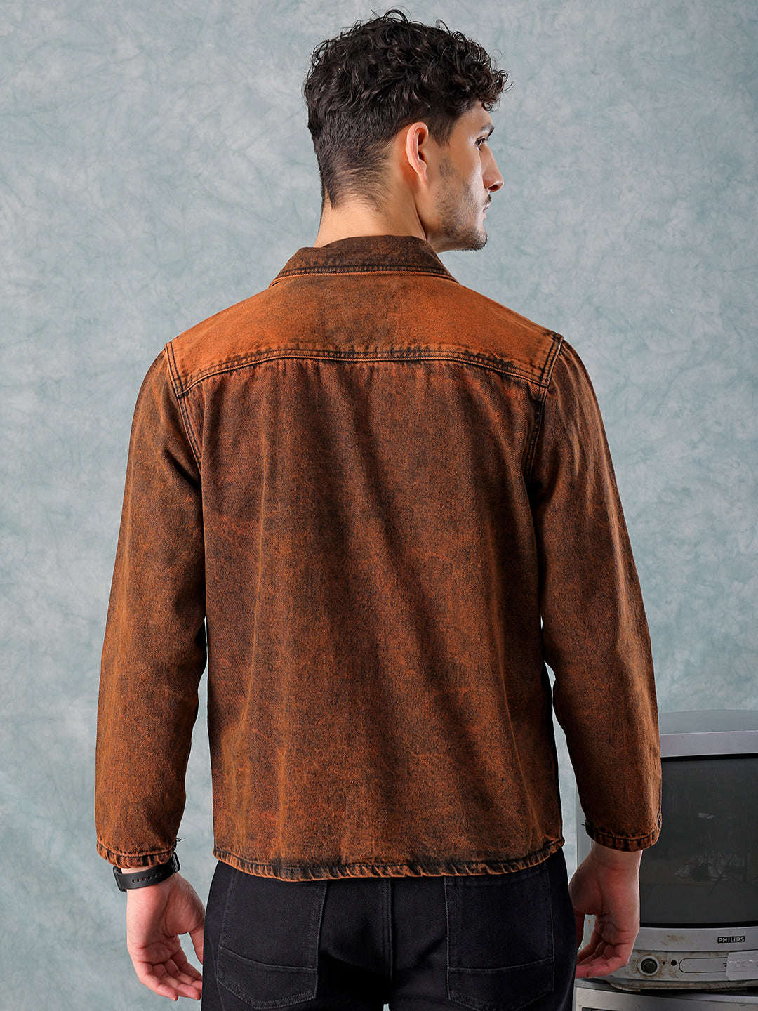 Shop Men Rust Relaxed Fit Solid Utility Trucker Jacket Online.