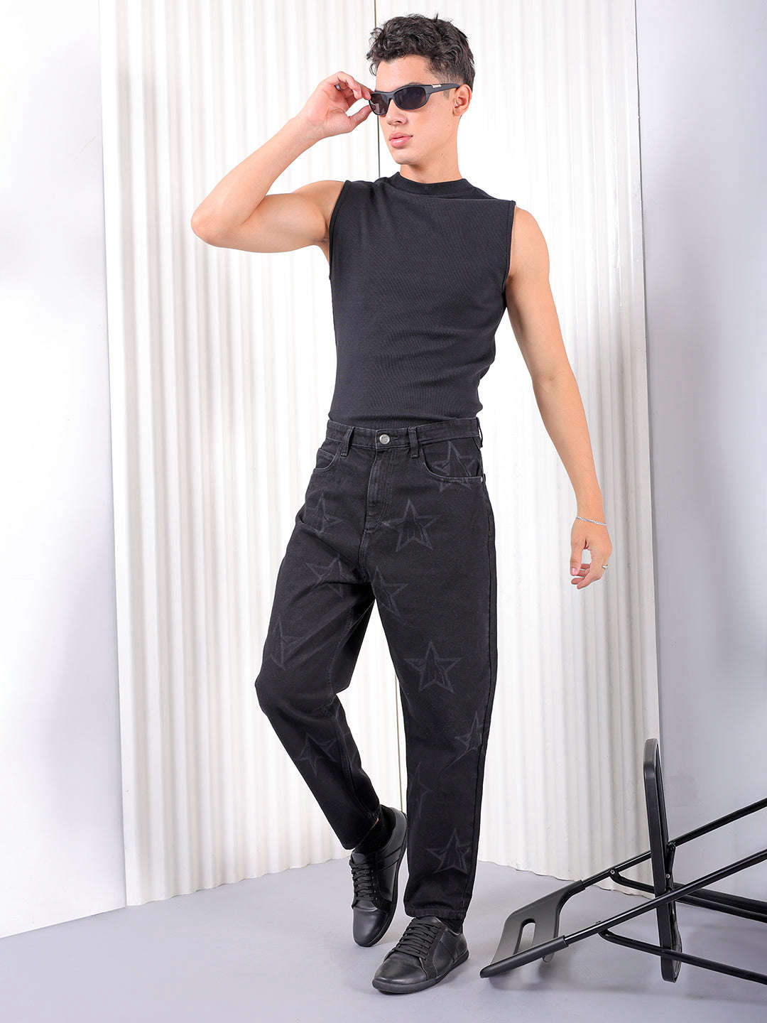 Shop Men Printed G367 Loose Tapered Jeans Online.