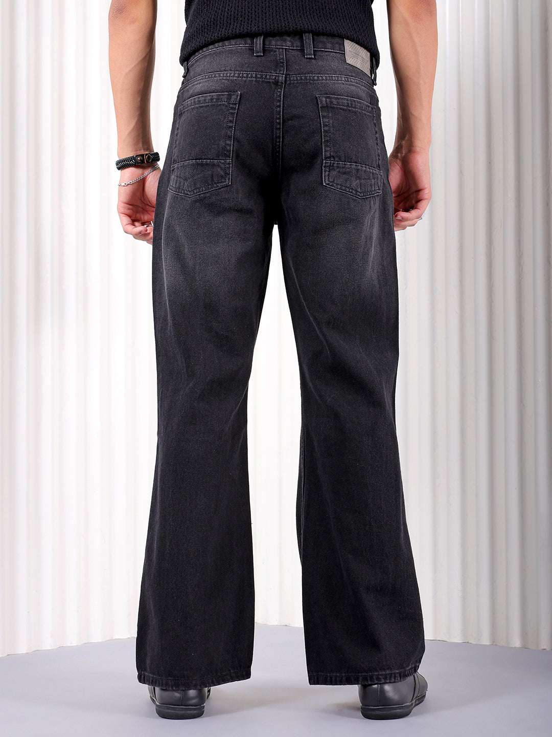 Shop Men Solid G142 Bootcut Loose Fit Jeans Online.