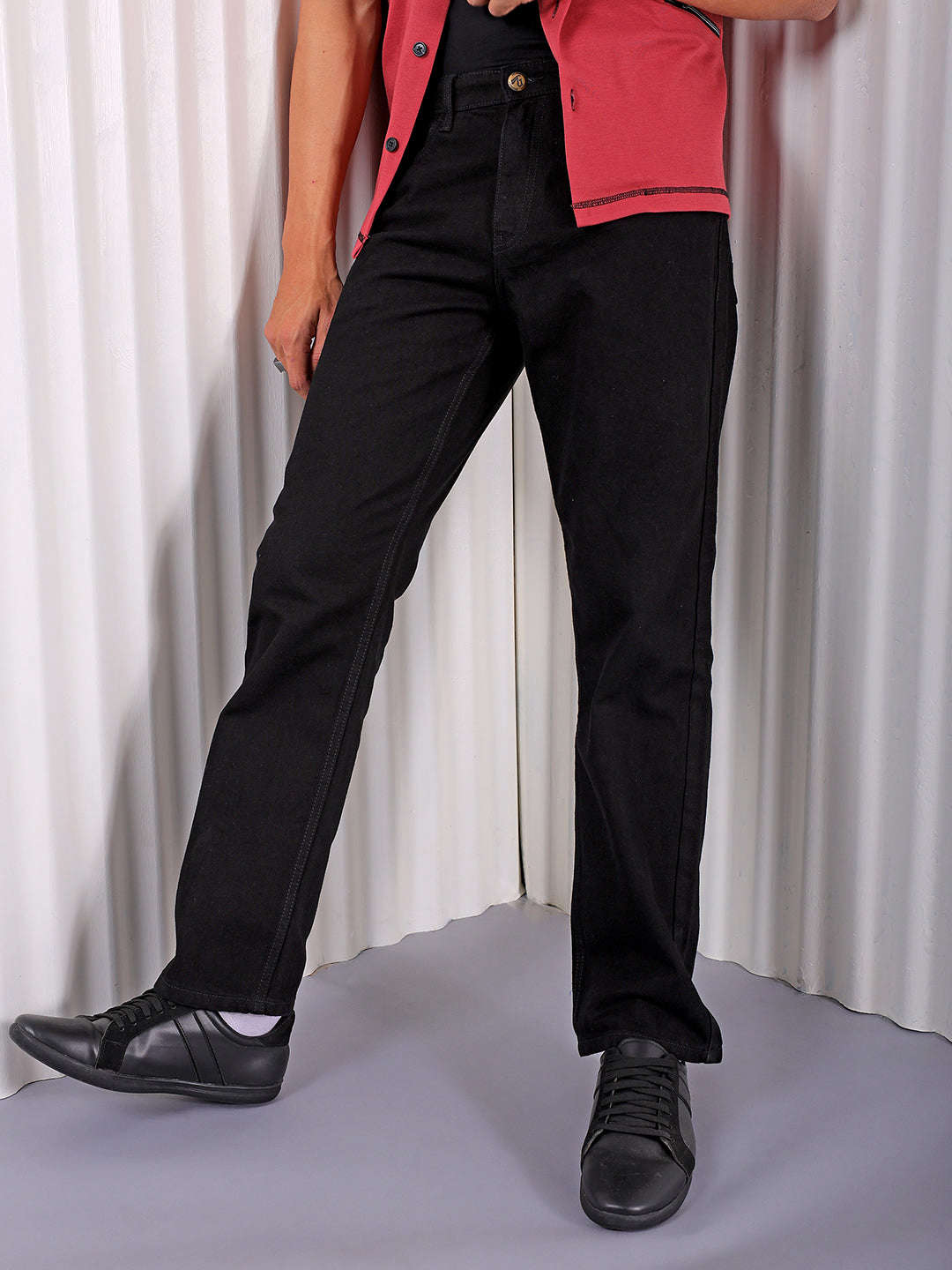 Shop Men Solid G361 Vintage Straight Fit Jeans Online.