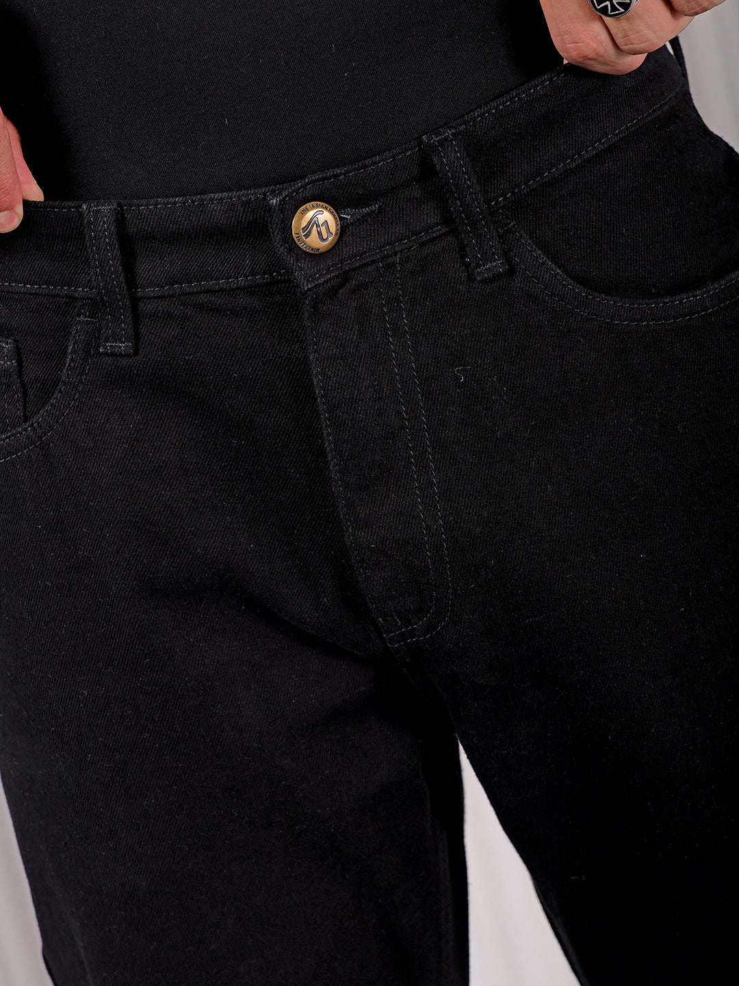 Shop Men Solid G361 Vintage Straight Fit Jeans Online.