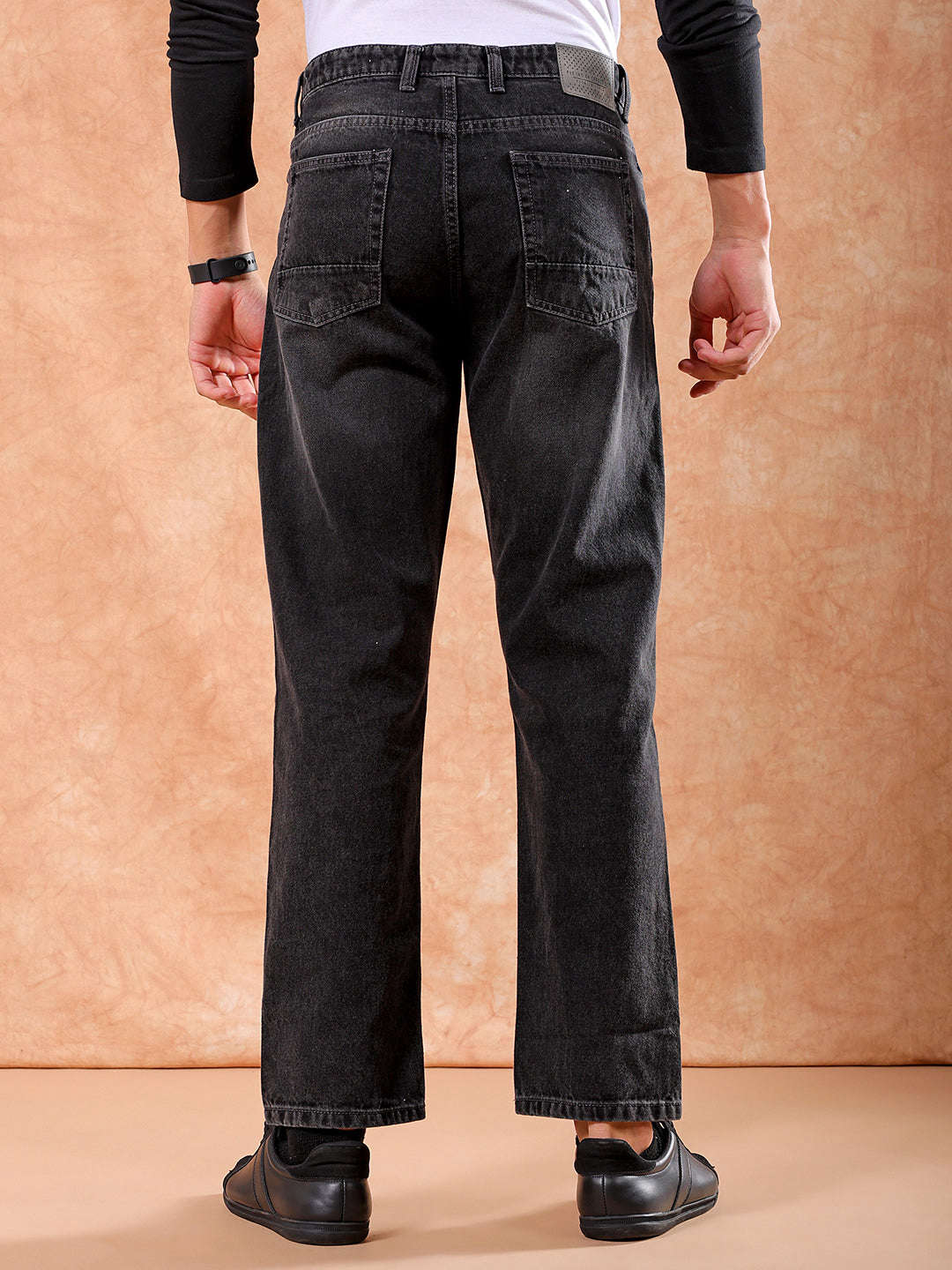 Shop Men Solid G361 Vintage Straight Fit Jeans Online.