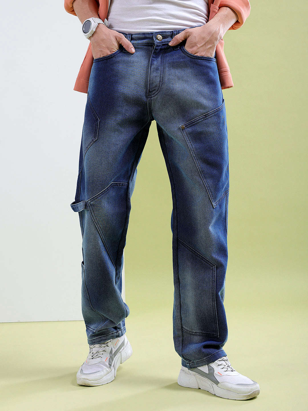 Shop Men Solid Relaxed Straight Fit Jeans Online.