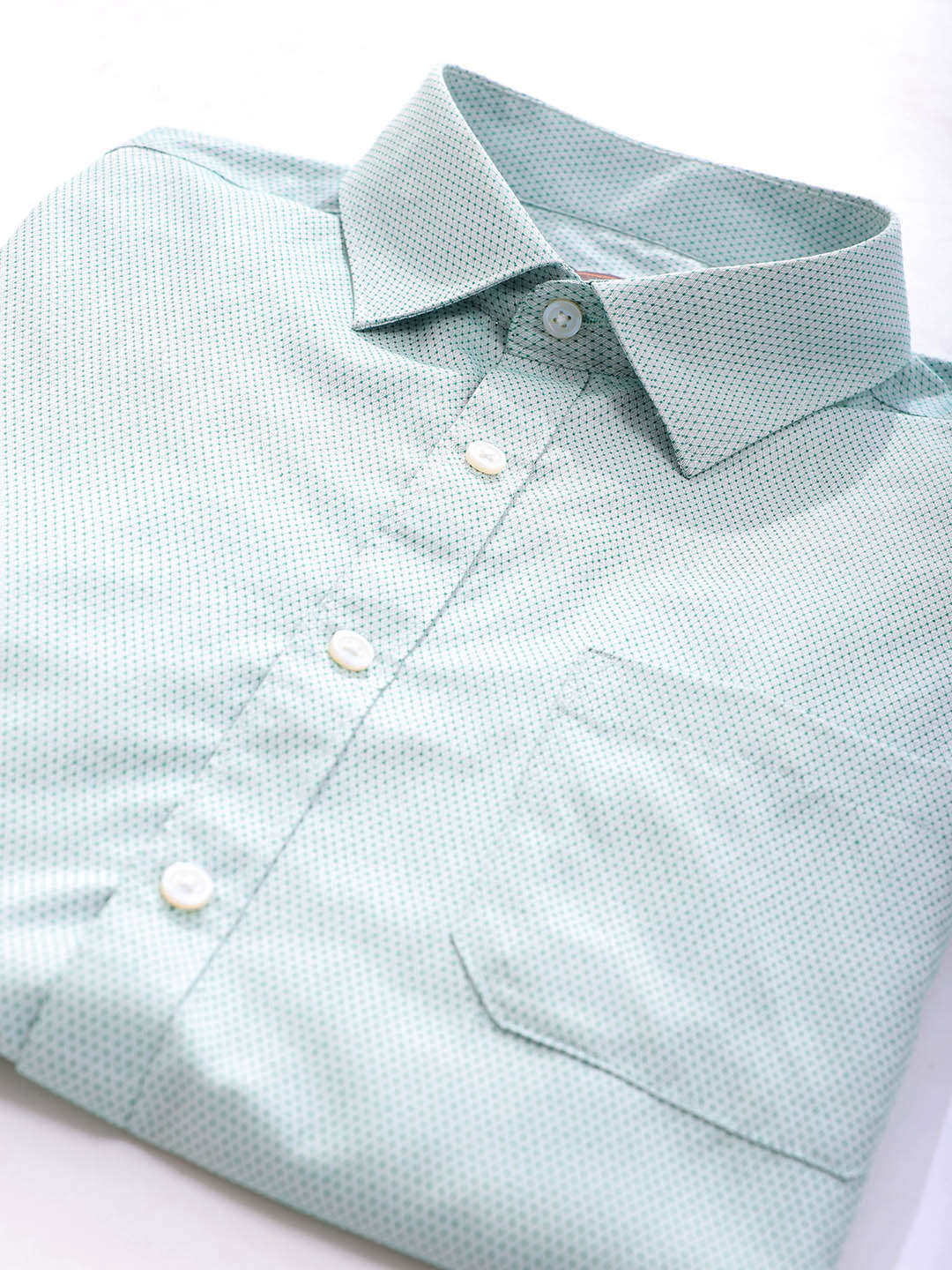 Shop Men's Printed Slim Fit Shirt Online.