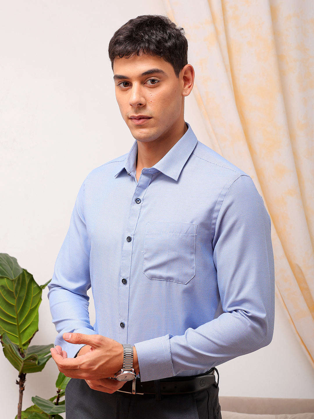 Shop Men's Printed Slim Fit Shirt Online.