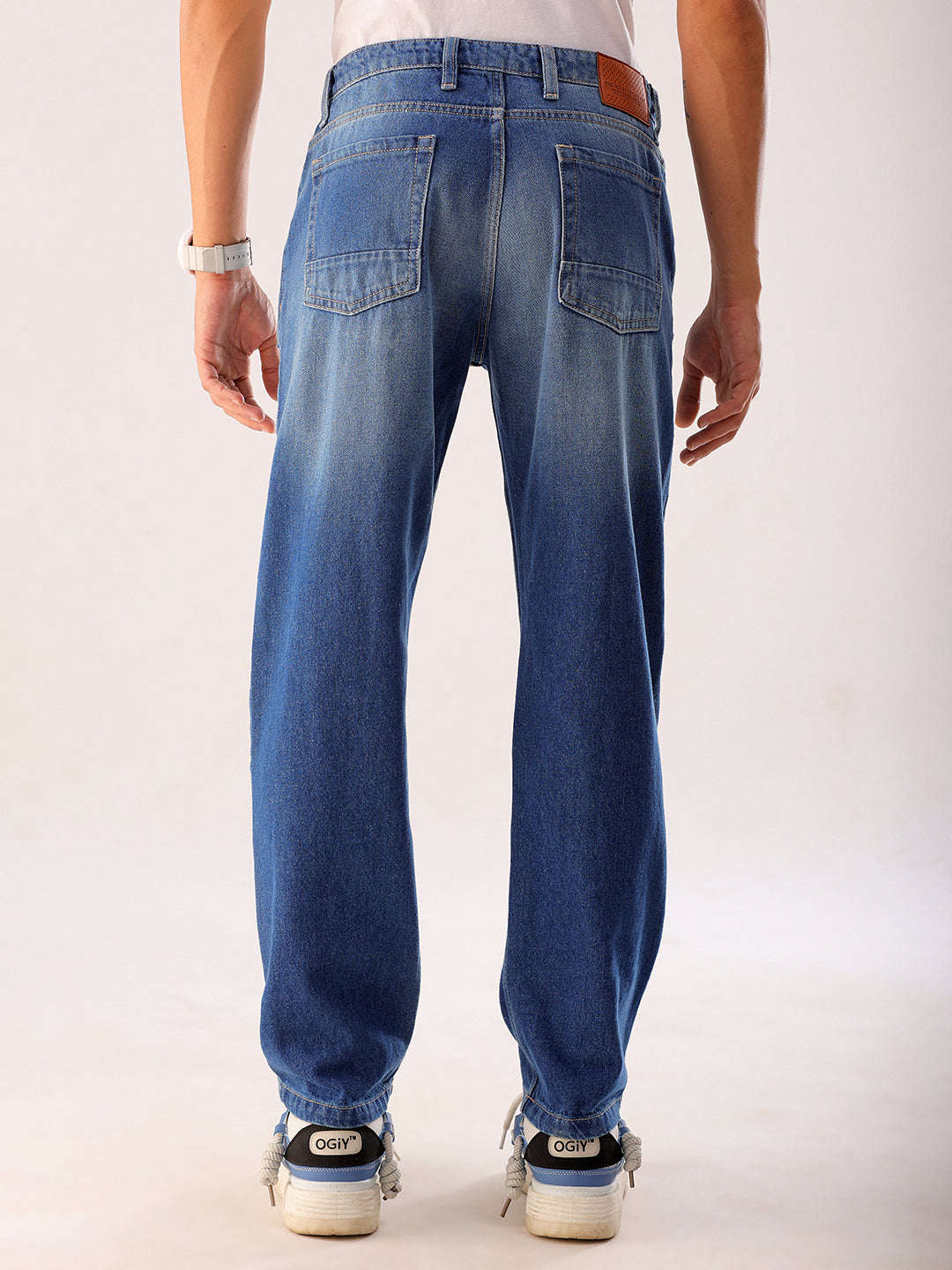 Shop Men Blue Distressed G361 Vintage Straight Fit Jeans Online.