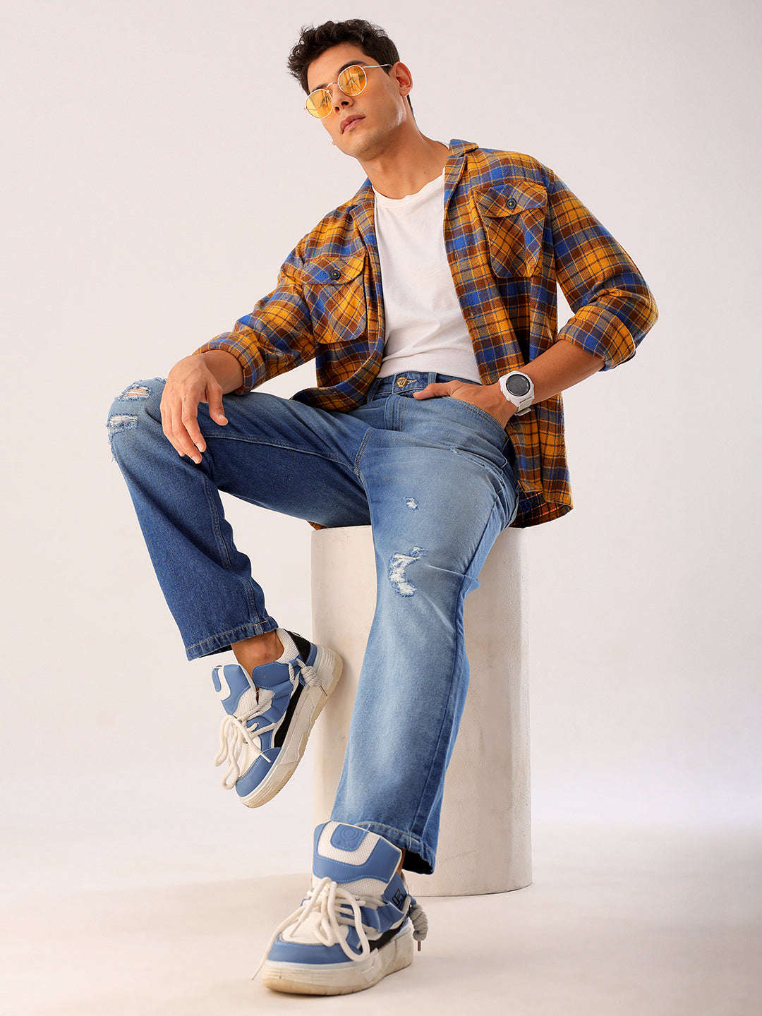 Shop Men Blue Distressed G361 Vintage Straight Fit Jeans Online.