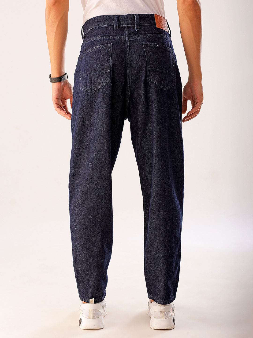 Shop Men Blue Solid G367 Loose Tapered Fit Jeans Online.