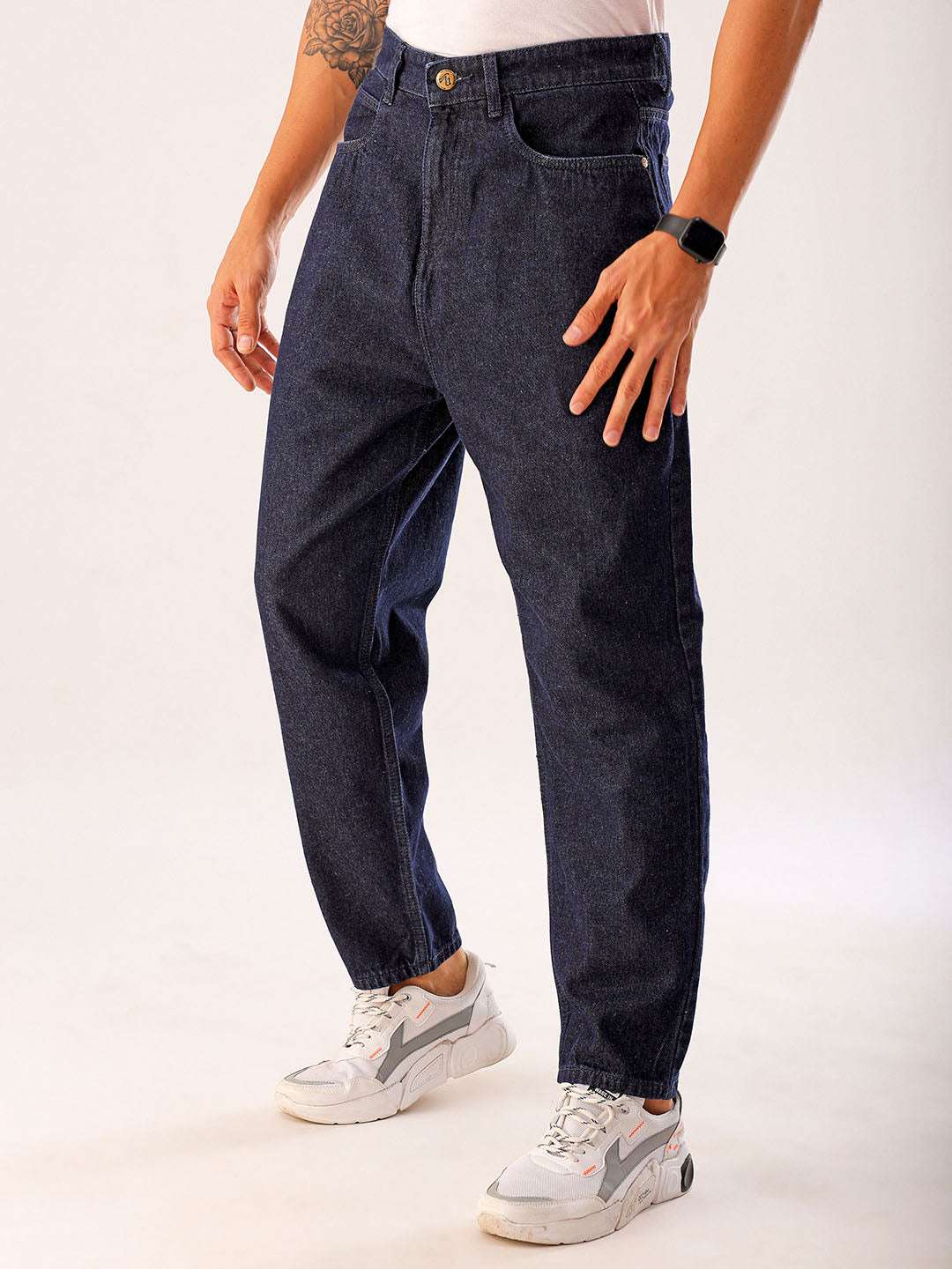 Shop Men Blue Solid G367 Loose Tapered Fit Jeans Online.