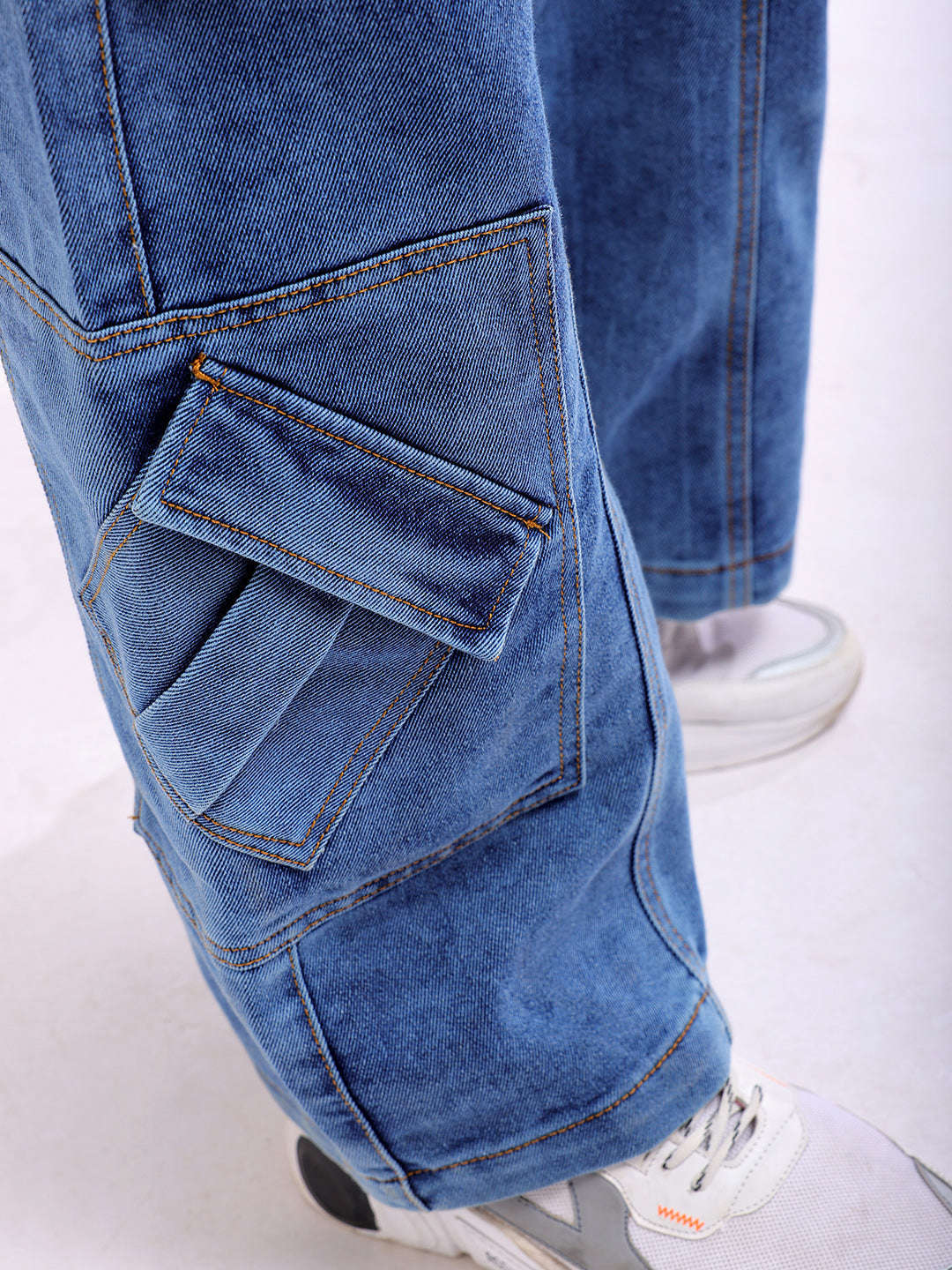 Shop Men Solid Wide Leg Zip-Off Convertible Utility Jeans Online.