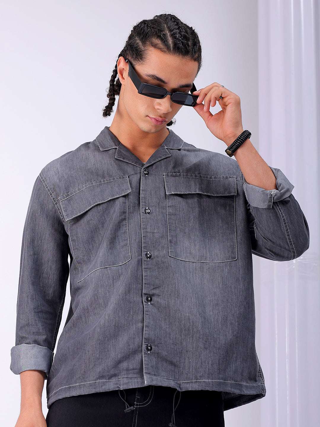 Shop Men's Black Boxy Fit Solid Casual Shirt Online.