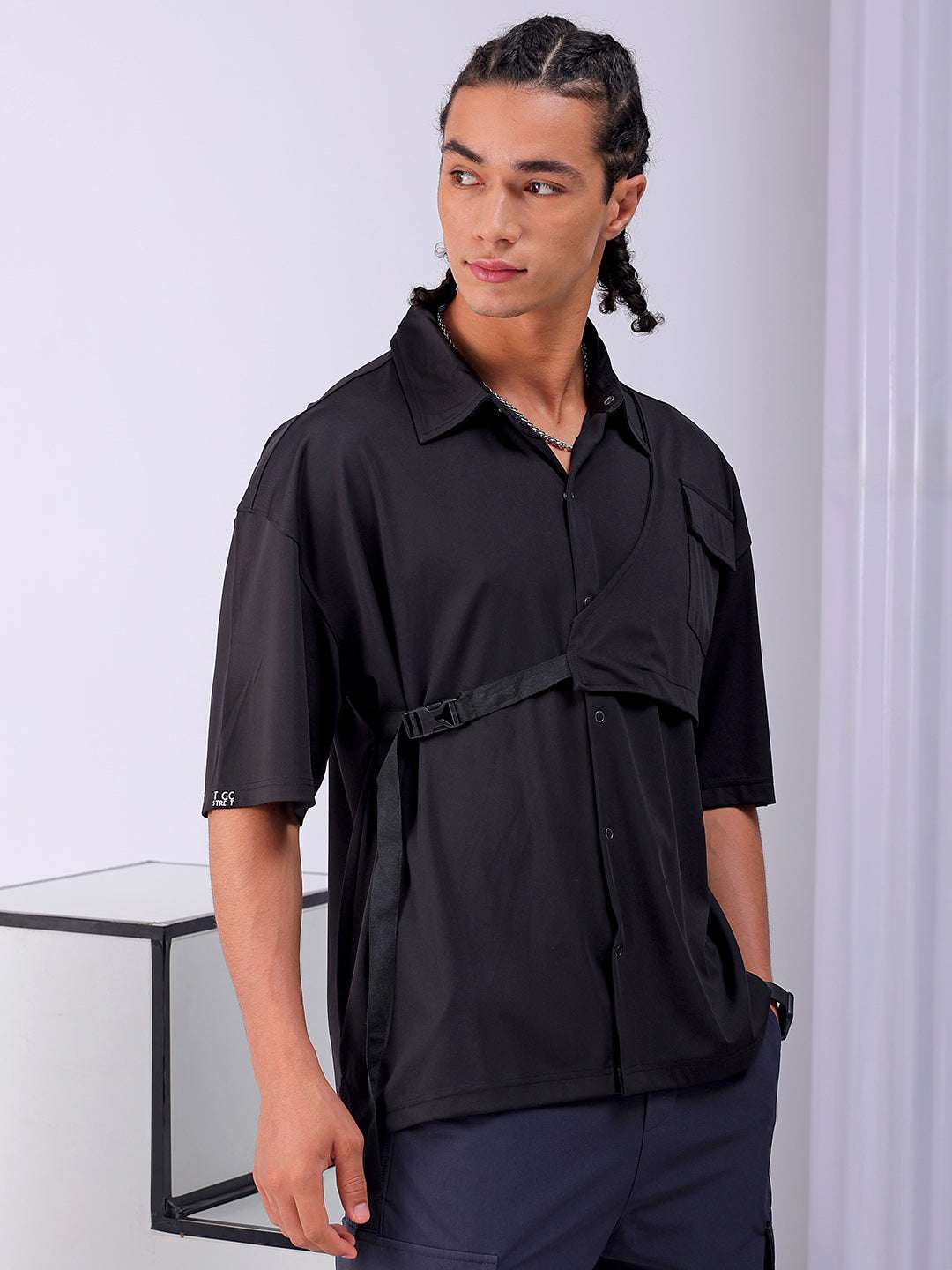 Shop Men's Black Boxy Fit Solid Streetwear Utility Shirt Online.