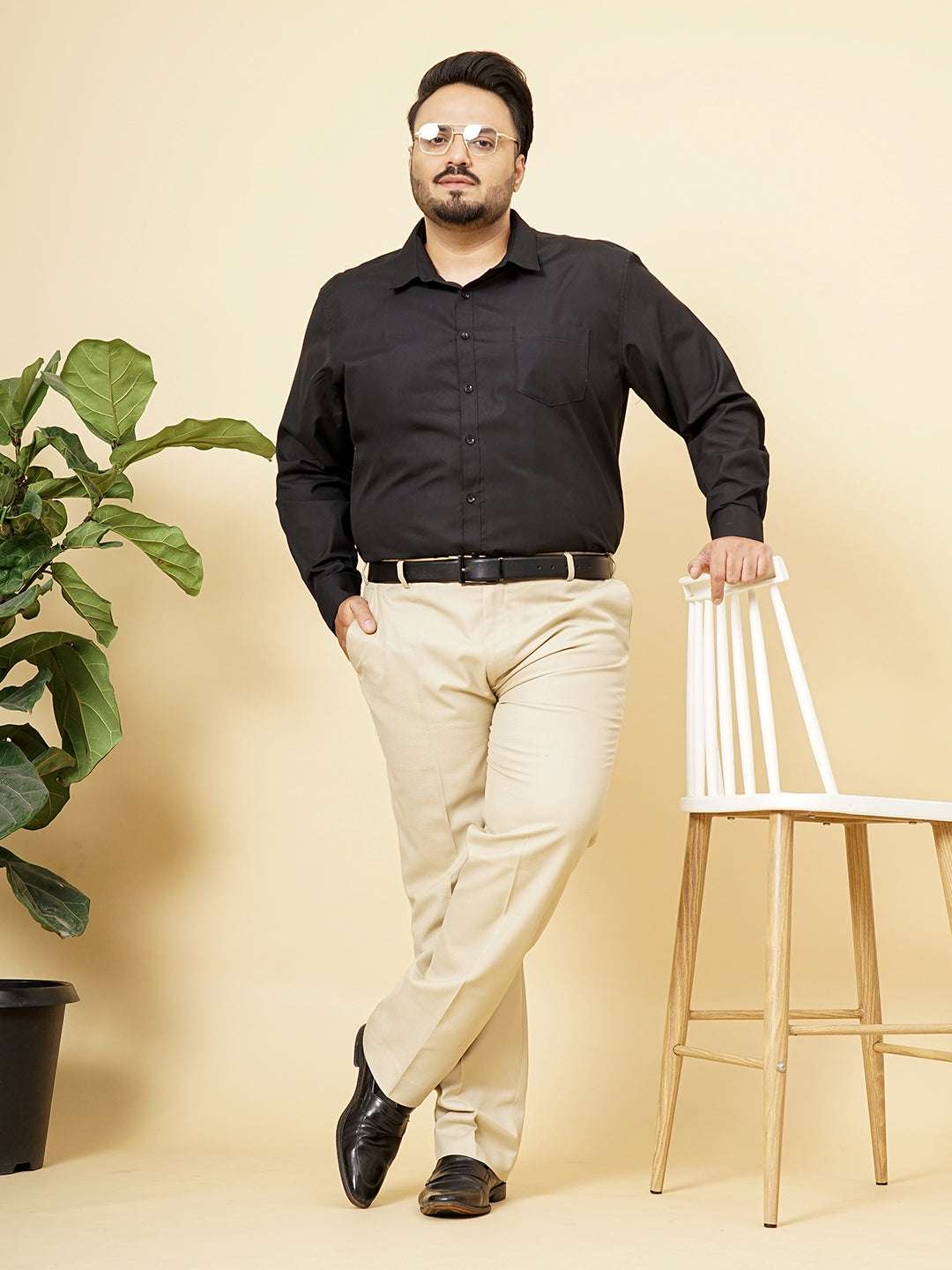 Shop Men's Black Plus Size Solid Formal Shirt Online.